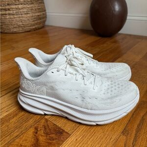 Hoka Women's Clifton 9 sneakers